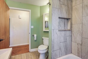 House (2 Bedrooms) | Interior - Explore the Front Range! Lakewood Home w/ Yard (Lakewood)