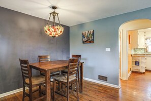 House (2 Bedrooms) | Interior - Explore the Front Range! Lakewood Home w/ Yard (Lakewood)