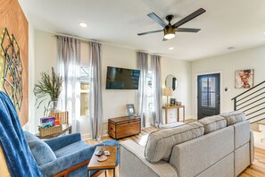 Front of property - Explore Houston! Pet-friendly Home Near Downtown (Houston)
