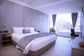 Deluxe Double Room | Free WiFi, wheelchair access - Citrus Classic Manyata Tech Park Gate number 5” (Bangalore)
