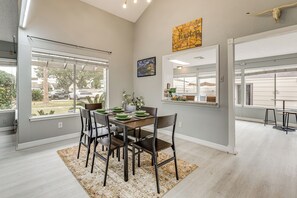 Interior - Quick Hwy Access: Family Retreat in Houston (Houston)