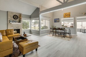 Interior - Quick Hwy Access: Family Retreat in Houston (Houston)