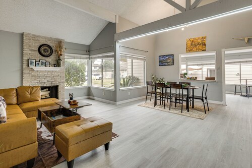 Quick Hwy Access: Family Retreat in Houston