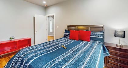 3 BR Home w/ Billiards & Ping Pong, Near Downtown