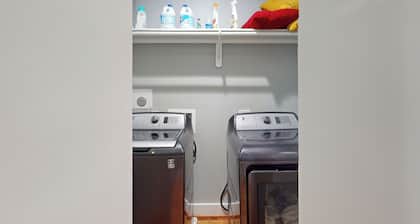 3 BR Home w/ Billiards & Ping Pong, Near Downtown