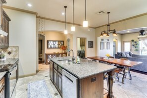 House (3 Bedrooms) | Interior - Pool & Hot Tub! Dog-friendly Awaysis in SE Austin (Del Valle)