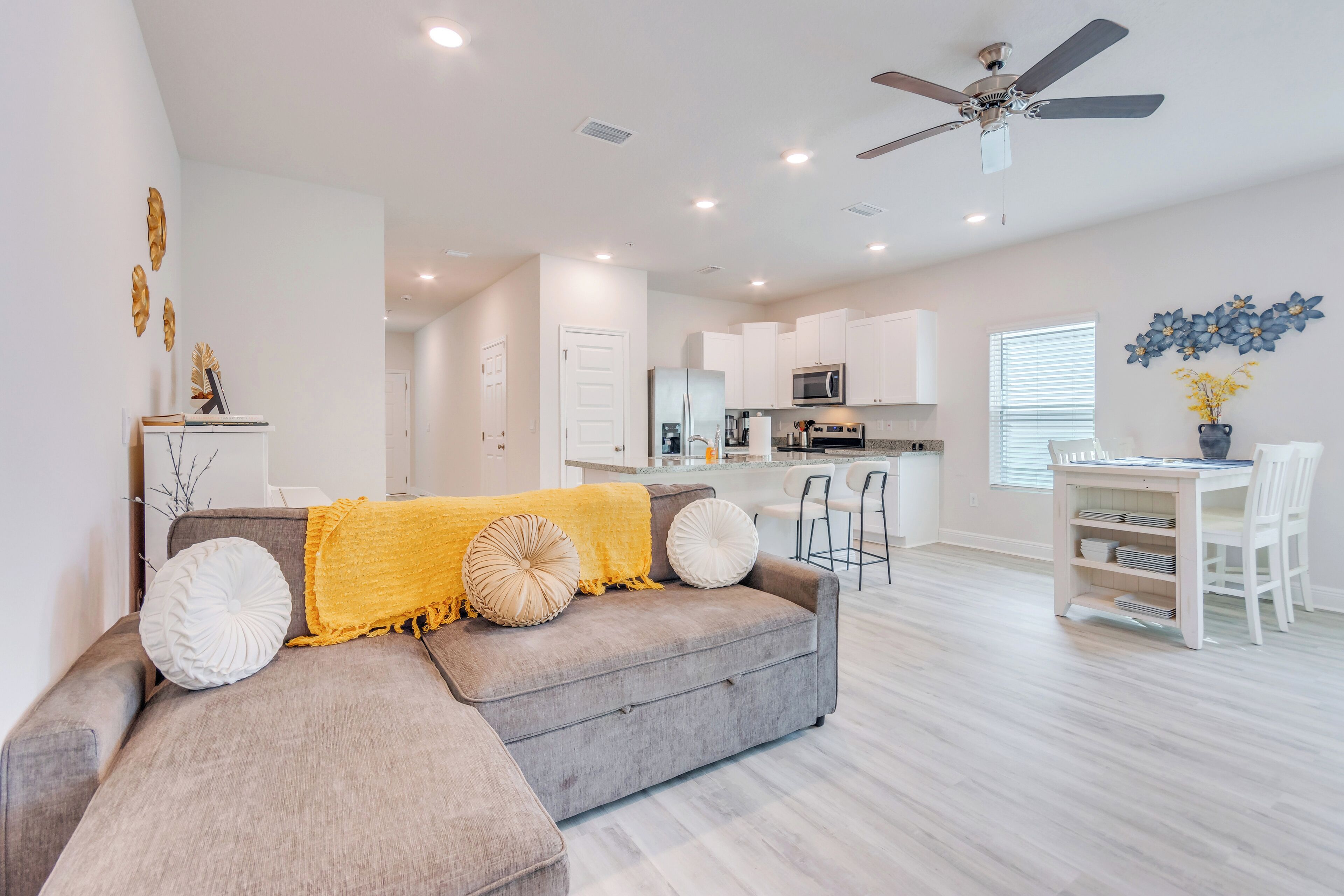 Apartment (3 Bedrooms) | Front of property