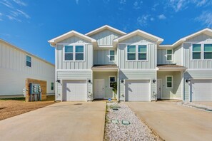 Apartment (3 Bedrooms) | Interior - Nurse-ready Rental 2 Mi to UWF Campus & Hospital! (Pensacola)