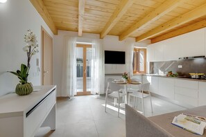 Familienapartment, Mehrere Schlafzimmer (Residenza Lugana - Apt 1) | Eigene Küche