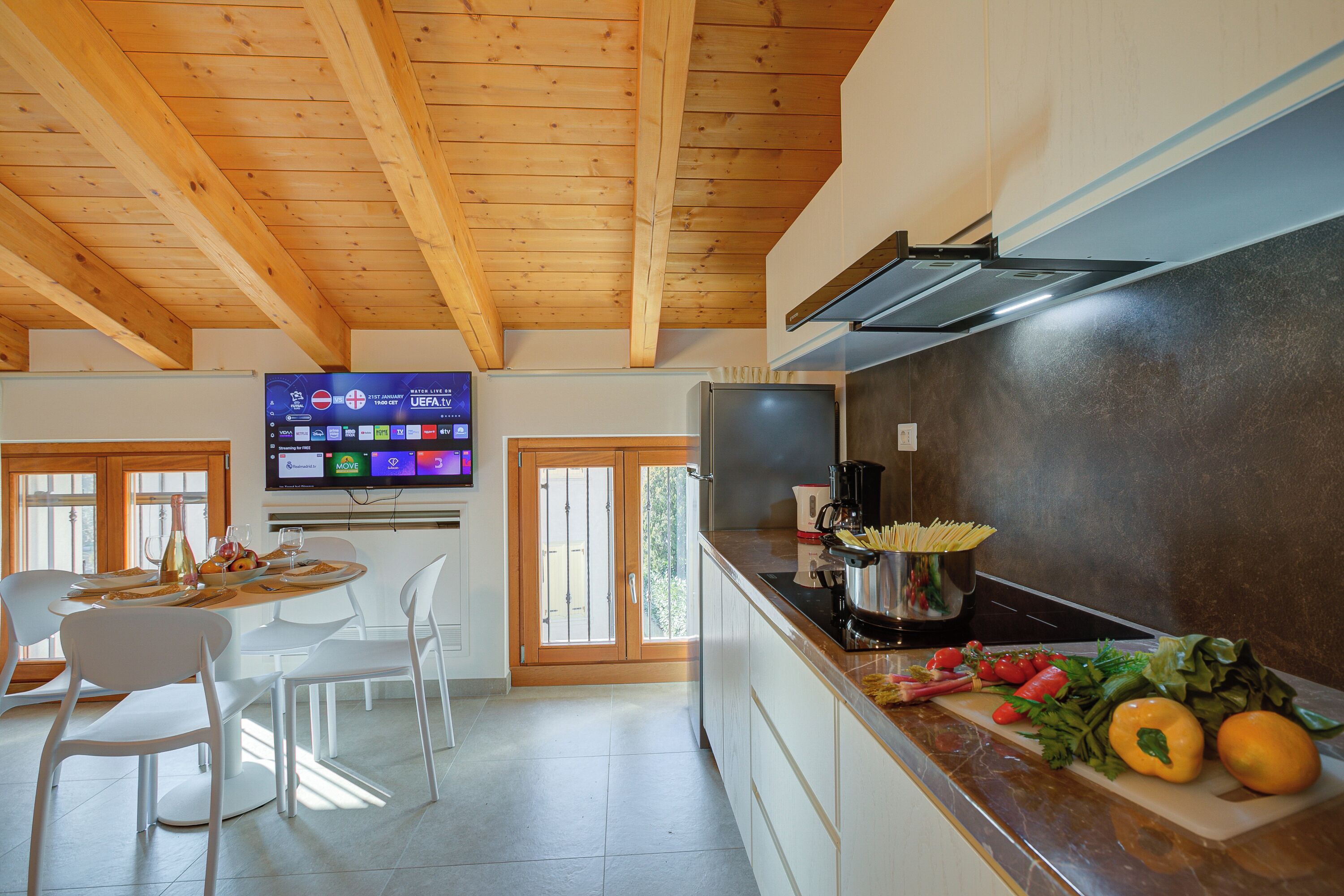 Familienapartment, Mehrere Schlafzimmer (Residenza Lugana - Apt 5) | Eigene Kochnische