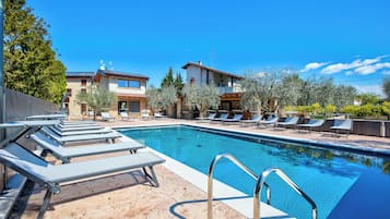 Piscina stagionale all'aperto
