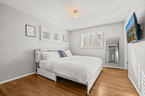 5 bedrooms, desk, iron/ironing board, free WiFi