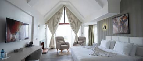 高级单人房 | 客房内保险箱、熨斗/熨衣板、免费 WiFi