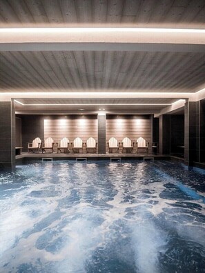 Indoor pool - Le Fitz Roy (Les Belleville)