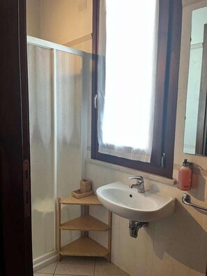Bathroom - ABC Comfort Hotel Mantua City Centre (Mantua)