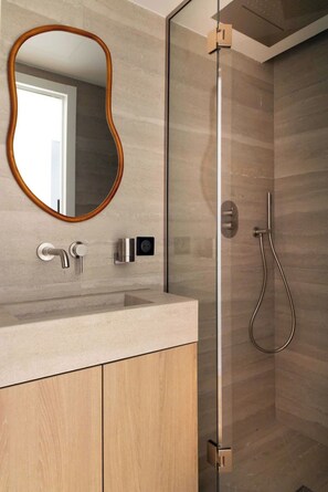 Apartment | Bathroom - Superb Air-conditioned Apartment - Le Marais (Paris)
