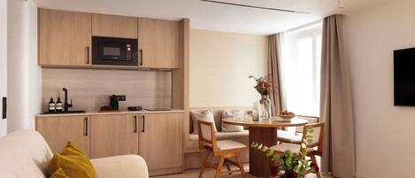 公寓 | 私人厨房 | 冰箱、微波炉、炉灶、茶具/咖啡用具