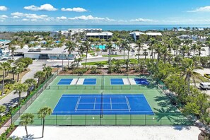 Sports court - Gulf-Front Grandeur: Your Private 2BR Beachfront Sanctuary at Villa 2628 (Captiva)