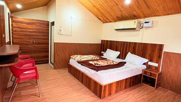 ๋๋ญ์ค ๋๋ธ๋ฃธ, ์ฐ ์ ๋ง