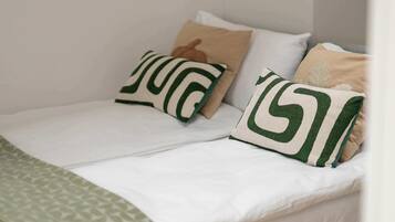 Iron/ironing board, travel cot, WiFi, bed sheets