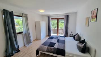 Bügeleisen/Bügelbrett, WLAN, Bettwäsche