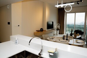 Interior - Near Trade Centre, Luxury 2BR, 42 Floor Skyline View, 1 Residence Tower. (Dubai)