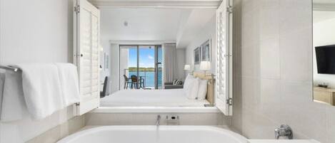 Fer et planche Ă repasser, Wi-Fi, draps fournis