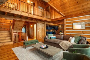 TV, fireplace, offices - Lobo Lodge - Movie Theatre - Games - Stunning View (Mars Hill)