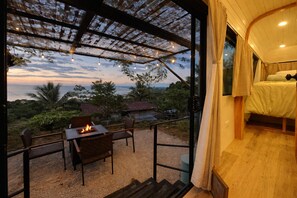 Dining - Jungle & Ocean View Tiny Home Near Carara Park (Tarcoles)