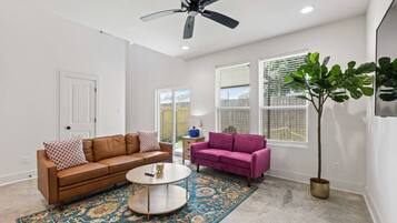 Luxury House, 3 Bedrooms, Kitchen | Living area