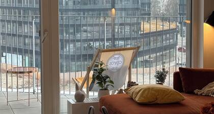 Maison ĂbĂšne, warm, premium, and attractive for couples & business travelers.