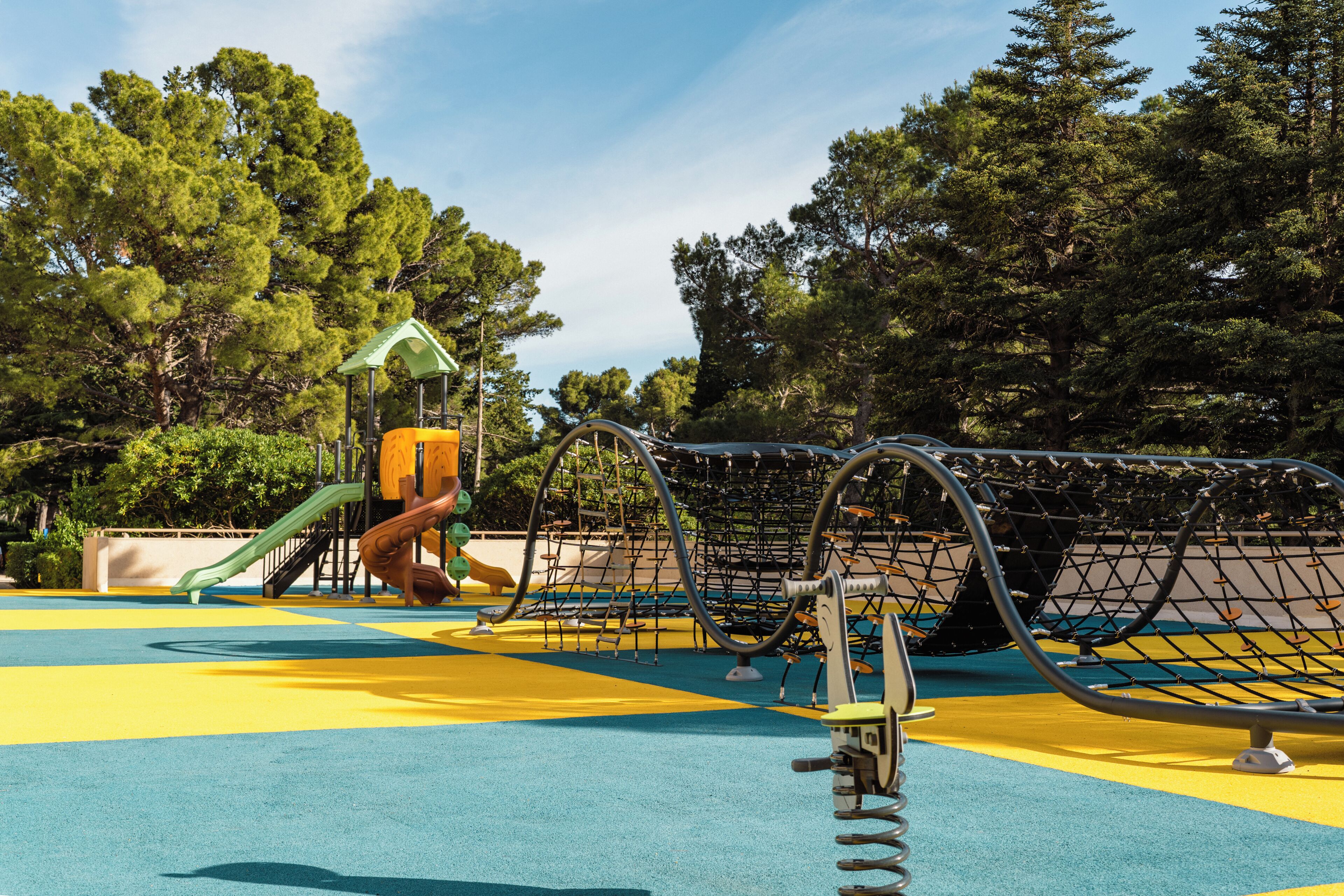 Área de juegos infantiles al aire libre
