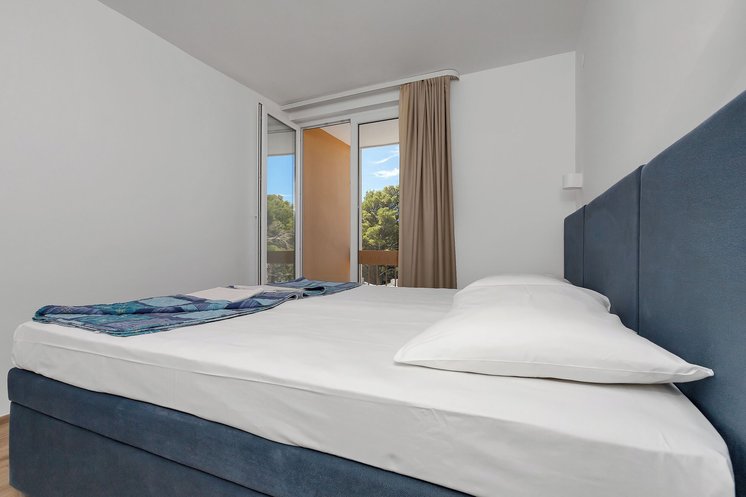 In-room safe, free WiFi