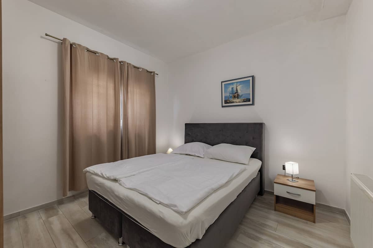 家庭公寓, 1 间卧室, 露台 (Pool Apt 3 - Novi Vinodolski (Ground)) | 2 多间卧室、免费 WiFi、床单