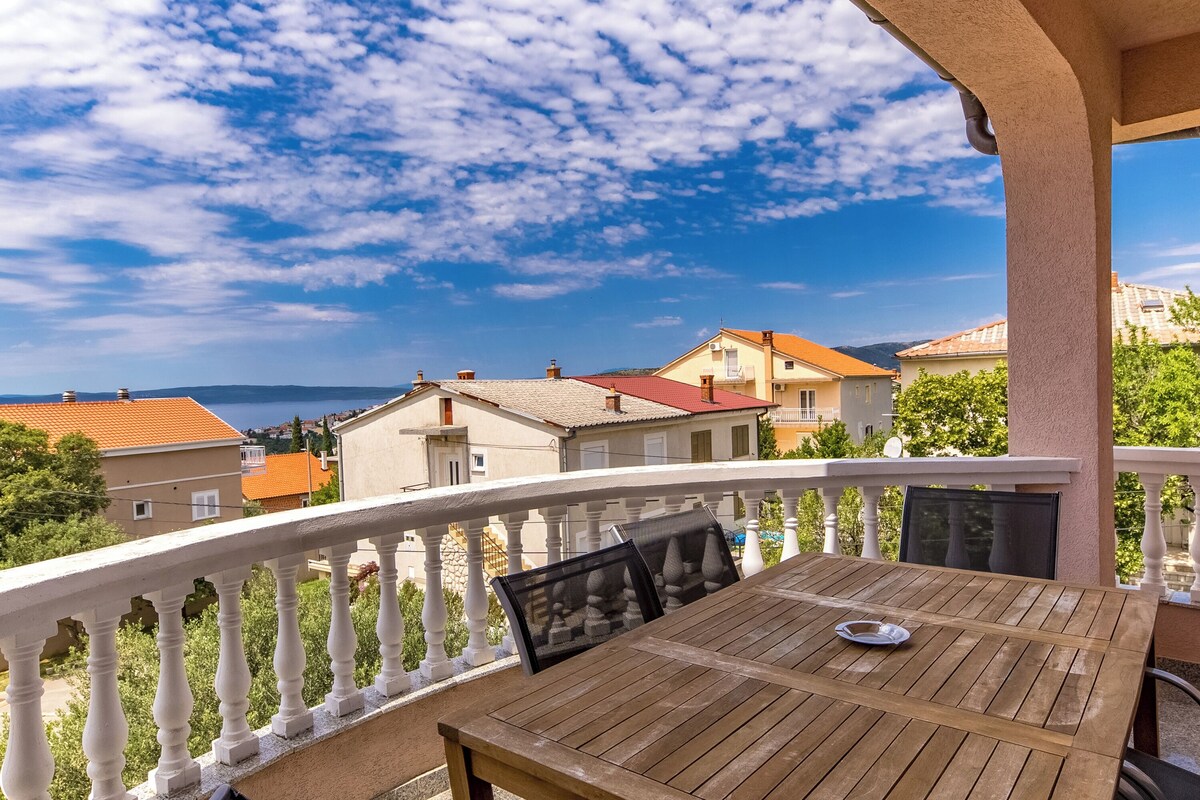 Căn hộ dành cho gia đình, 2 phòng ngủ, ban công (Pool Apt 1 - Novi Vinodolski (Sea) | Hiên