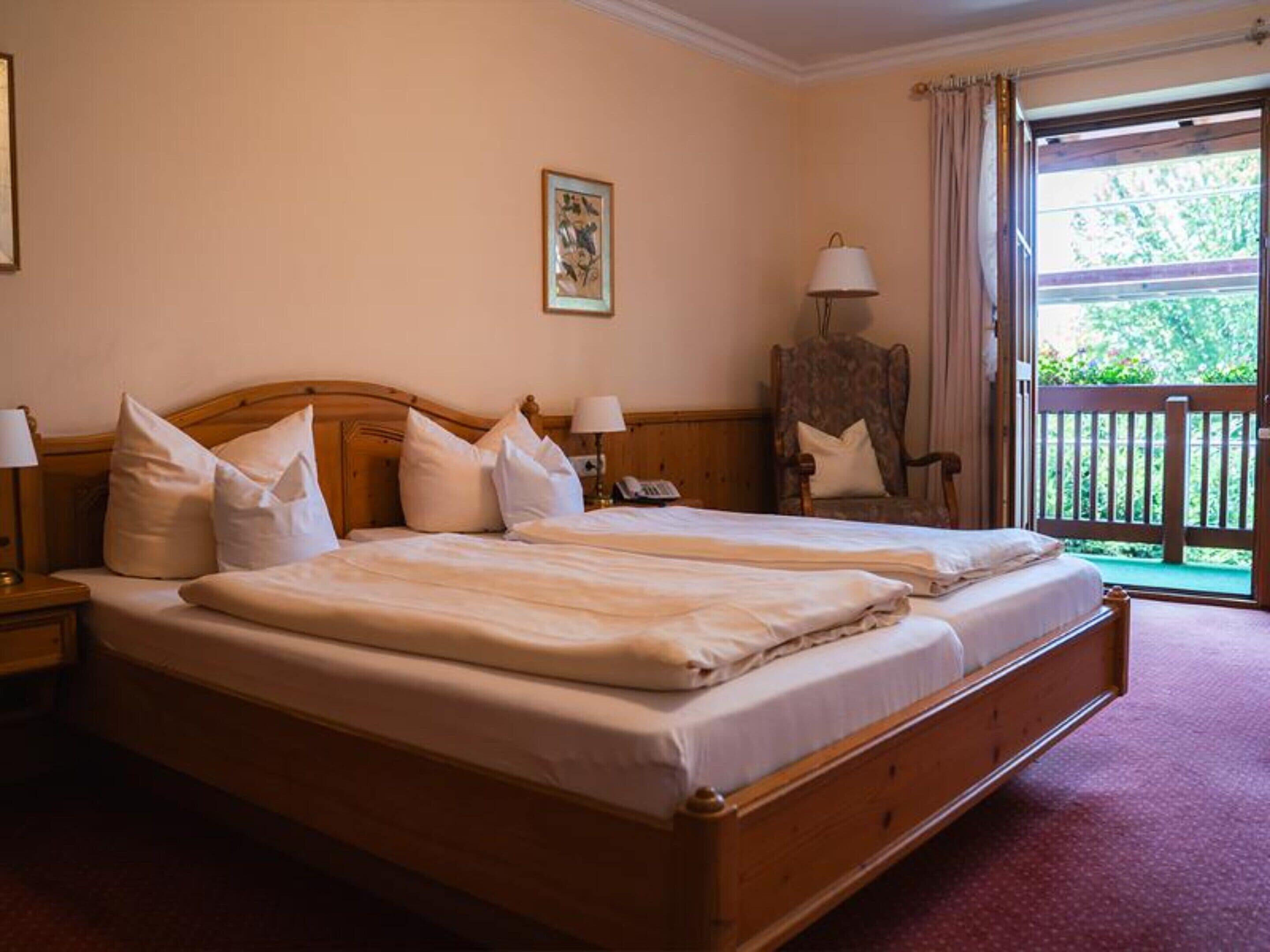 1 habitación y muebles diferentes 