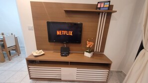 Interior - Cozy Apartment in Asturias: Air Conditioning, Fiber Optic Internet, PS3 (Guarujá)