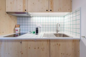 Fridge, microwave, dishwasher, coffee/tea maker - L'Irrésistible avec PARKING à 200m du lac (Annecy)