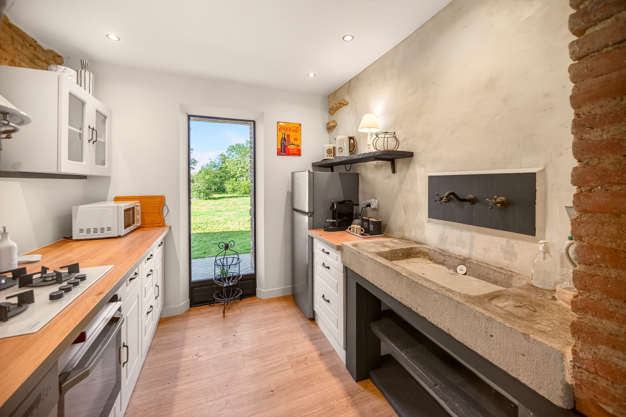 Refrigerador, microondas, horno, placa de cocina