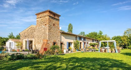 Pigeonnier de charme · Piscine chauffée · Hammam ·.6 pers