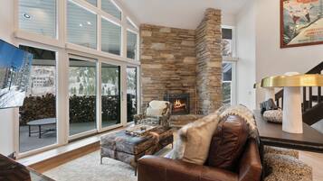 Condo, 2 Bedrooms | Living area