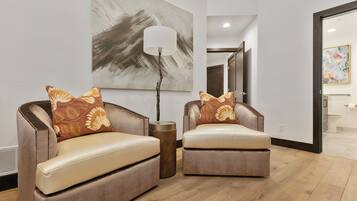 Condo, 2 Bedrooms | Interior