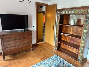 Interior - Large 8 person family house with two living units near Luca with swimming pool. (Ruota)