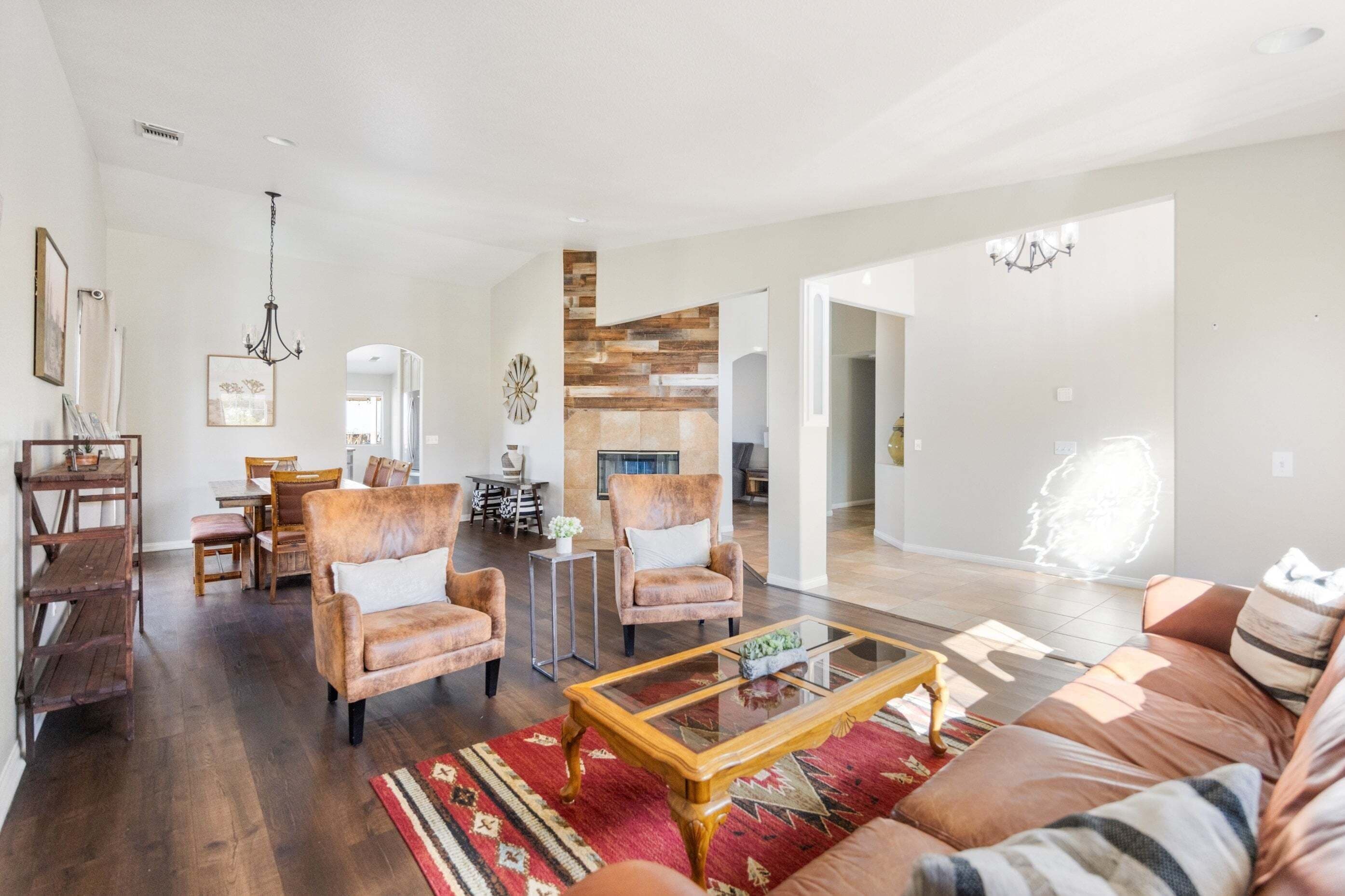 House, 4 Bedrooms | Living area | Smart TV