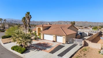 House, 4 Bedrooms | Exterior