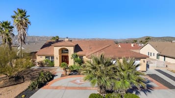 Huis, 4 slaapkamers | Exterieur