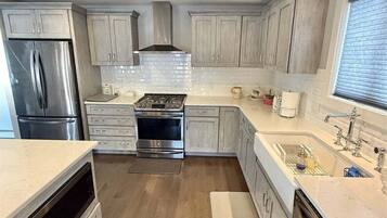 Villa, 3 Bedrooms | Private kitchen | Fridge, oven, coffee/tea maker, toaster