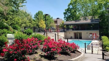 Cabaña, 3 habitaciones | Alberca