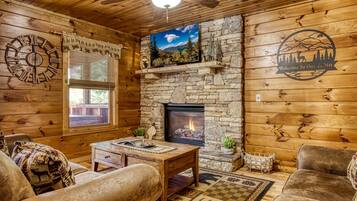 Cabin, 3 Bedrooms | Living area