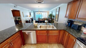 Apartment, 2 Schlafzimmer | Eigene Küche | Kühlschrank, Ofen, Wasserkocher mit Kaffee-/Teezubehör, Toaster